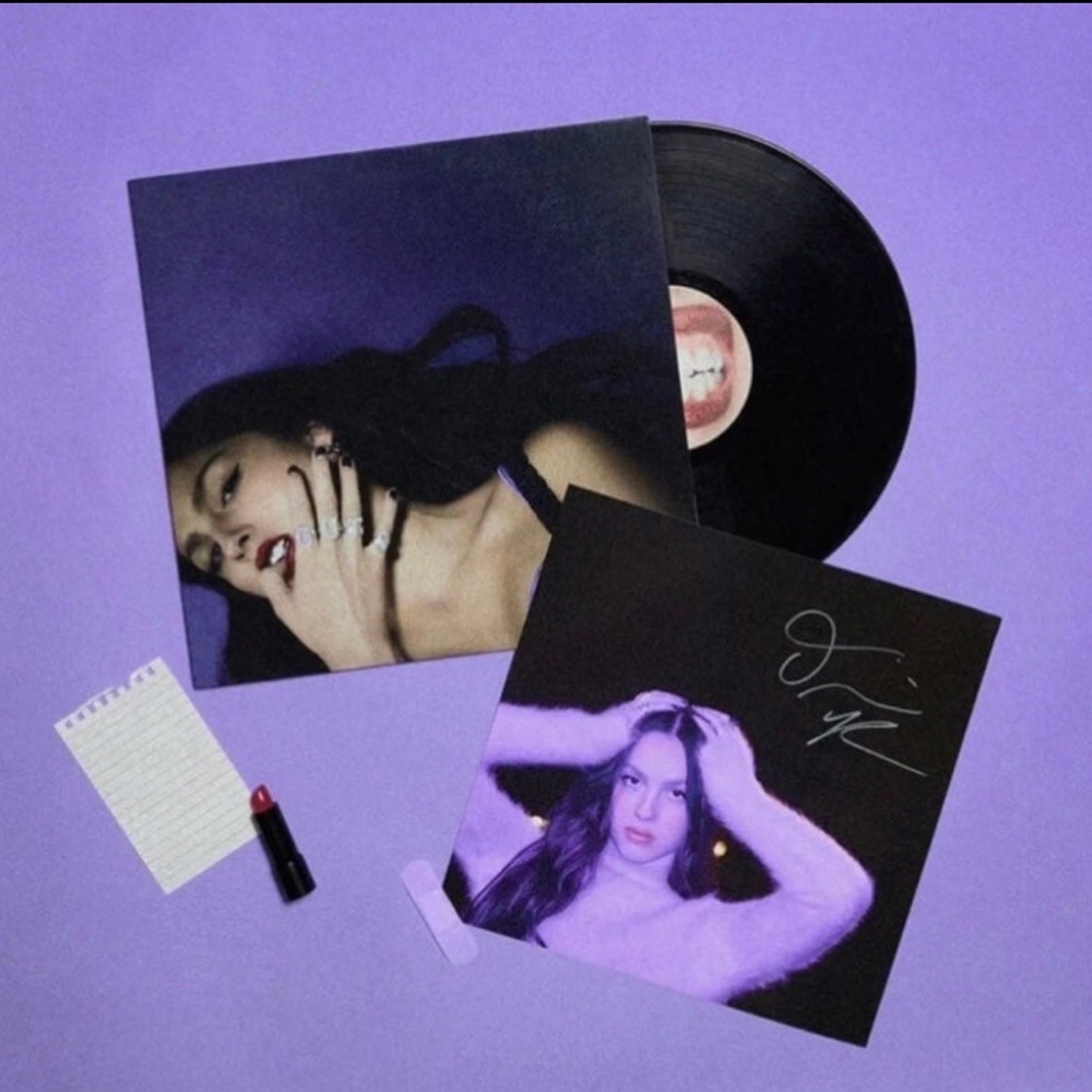 Olivia Rodrigo Signed GUTS 180g Black Vinyl Album LP Autographed Print brand new